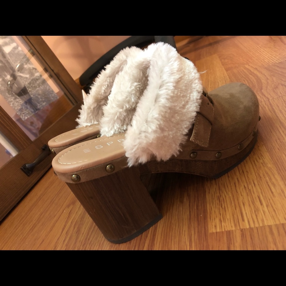 Super cute & durable clog heals ⭐️